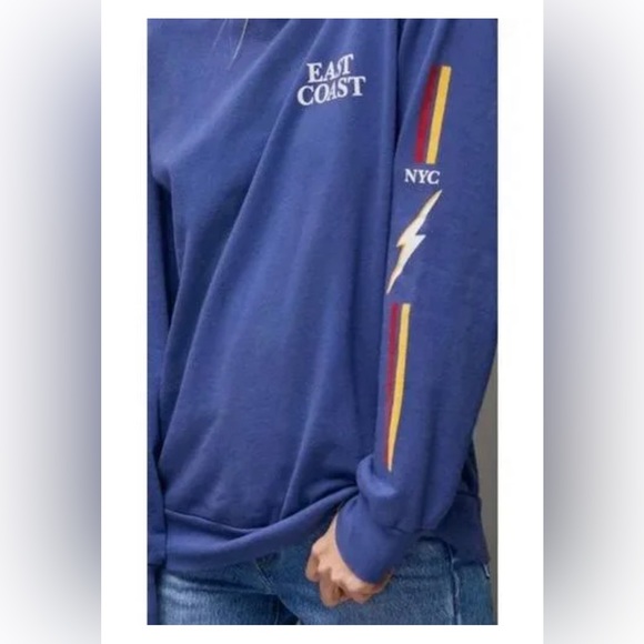 NWT T.La East Coast NYC Oversized Boyfriend Sweatshirt - Picture 3 of 6